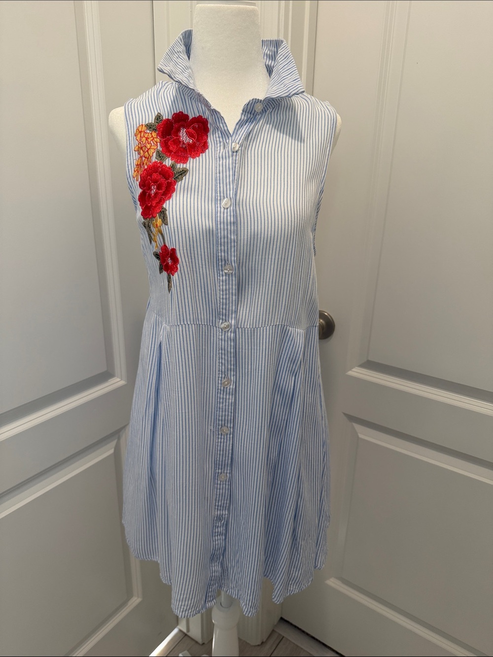 entro Light Blue & White Striped Sleeveless Dress with Red Floral Appliqué